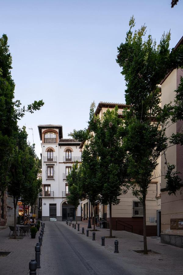 Santa Escolastica En Pleno Centro De Granada Exterior photo
